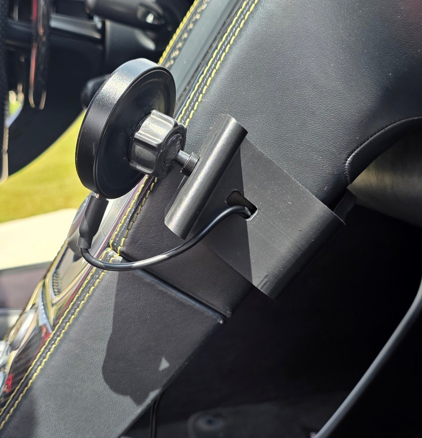 McLaren 650S/675LT/12C Phone Mount Bracket
